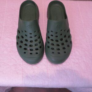 Women's Easy Spirit Green Garden Clogs